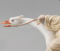 Herendi porcelán Ludas Matyi, kézzel festett, jelzett (Lux Elek), kis kopásnyomokkal, 25x11,5x20 cm