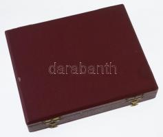 ~1960. Evezős hagyaték tétel. Benne: 1963. "1963 / A tizedik magyar bajnokságért" Br emlék...