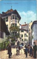 Bolzano, Bozen (Südtirol); Das Batzenhäusl / street view, painter (EK)