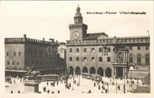 Bologna, Piazza Vittorio Emanuele / square, tram