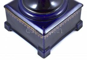 Josef Strnact porcelán óriás amfora. Kézzel festett, jelzett, a fedő belsején kis sérülésekkel, másh...