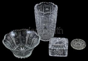 4 db ólomkristály üveg tárgy (váza, hamutál, asztali kínáló, stb.), kis kopásnyomokkal, csorbával