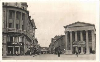 1943 Szabadka, Subotica; utca, Első magyar általános biztosító társaság, Farkas J. fűszer és csemege, művészest díszhangversenyest, üzletek / street, shops