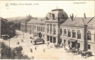 1925 Sankt Pölten, Bundes Bahnhof, Ankunft / railway station, tram, horse carts / villamos sínpálya az épületen keresztül vezet a pályaudvarra