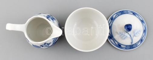 Tirschenreuth hagyma mintás cukortartó és tejkiöntő Máz alatti kék festéssel. Jelzett, hibátlan. 22 ...