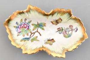 Herendi Viktória mintás porcelán tálka. Kézzel festett, jelzett kopásokkal 15x8,5 cm
