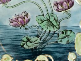 Szecessziós, áttört fajansz fali dísz tál. Kézzel festett, jelzés nélkül, egy minimális lepattanássa...