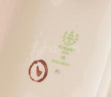 Hollóházi népviseletbe öltözött lány, kézzel festett, jelzett, hibátlan m:28 cm