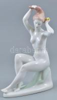 Aquincumi porcelán fésülködő női akt, kézzel festett, jelzett, hibátlan, m: 22 cm