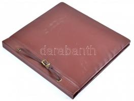 cca 1940-70 Műbőrborítású családi fotóalbum, kb. 50 db portré, életkép, nyaralás stb., különböző, ré...