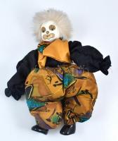 Porcelán fejű és végtagú bohóc baba, selyem ruhával, jó állapotban, m: 36 cm