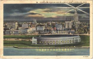 1935 Cleveland (Ohio), Cleveland Stadium and Sykline at dusk (wet corner)