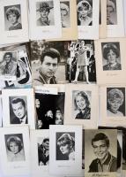 Több ezer modern képeslap közte magyar és külföldi városképek, üdvözlőlapok, motívumok (szinészek, á...