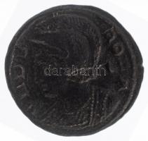 Római Birodalom / Siscia / I. Constantinus 331-334. AE3 Cu (2,48g) T:1- Roman Empire / Siscia / Constantine I 331-334. AE3 Cu VRBS ROMA / . gamma SIS (2,48g) C:AU RIC VII 240