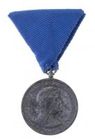 1940. Erdélyi részek felszabadulásának emlékére Zn emlékérem eredeti mellszalaggal. Szign.:BERÁN L. T:2 kis oxidáció  Hungary 1940. Commemorative Medal for the Liberation of Transylvania Zn medal with original ribbon. Sign.:BERÁN L. C:XF small oxidation  NMK 428.