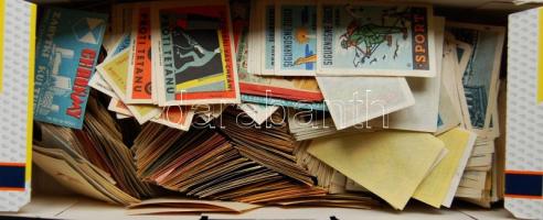 Összesen 1160 db: 400 magyar, 110 csehszlovák, 650 szovjet gyufacímke