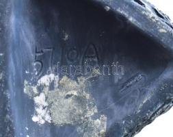 Retro háromszögű iparművész váza plasztikus hal dekorral, mázas kerámia, jelzett (formaszámmal?), ap...