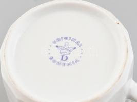 Bohemia virág mintás porcelán bögre fedéllel, matricás, jelzett, apró kopásnyomokkal, m: 12 cm, d: 8...
