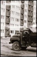 cca 1977 Budapest, Kőbánya, Kalocsai Rudolf (?-?) budapesti fotóriporter és fotóművész hagyatékából,...