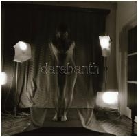 cca 1978 Műtermi kísérletek egy aktfotózáson, 7 db vintage NEGATÍV, 6x6 cm