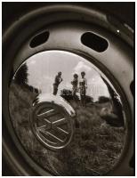 cca 1979 Naturista piknikre érkeztek, Marinkay István (1920-?) veszprémi fotóművész hagyatékából 2 db vintage NEGATÍV, 36x24 mm
