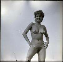 cca 1987 Menesdorfer Lajos (1941-2005) budapesti fotóművész hagyatékából 7 db vintage NEGATÍV, valam...