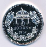 DN "Magyarok Krónikája - bajban is a királyé az elsőség" ezüstözött, multicolor Cu emlékér...