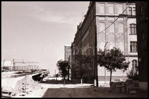 1983 Budapest, Váci út, a metró Árpád hídi állomásának építése idején, 32 db vintage NEGATÍV, 24x36 ...