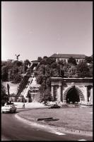 1986 Budapest, a budai sikló építése, környezeti városképpel együtt, 42 db vintage NEGATÍV, 24x36 mm