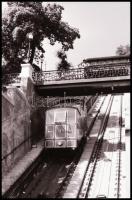 1986 Budapest, a budai sikló építése, környezeti városképpel együtt, 42 db vintage NEGATÍV, 24x36 mm