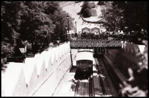 1986 Budapest, a budai sikló építése, környezeti városképpel együtt, 42 db vintage NEGATÍV, 24x36 mm