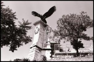 1986 Budapest, a budai sikló építése, környezeti városképpel együtt, 42 db vintage NEGATÍV, 24x36 mm