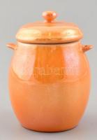 Zsolnay sárga-narancs lüsztermázas porcelán patikai tégely fedéllel, jelzett, kopásnyomokkal. m: 9 cm