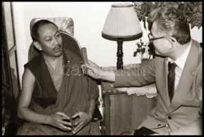 1985. május 11. Budapest, a dalai láma - Dzsepcun Dzsampal Ngagvang Loszang Jese Tendzin Gyaco, szül...
