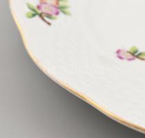 Herendi Eton mintás porcelán süteményes tányér, kézzel festett, jelzett, apró kopásnyomokkal, mázhib...