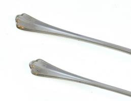 Ezüst(Ag) hosszú nyelű fűszeres kanál, 2 db, jelzett, h: 12,7 cm, nettó: 28,1 g