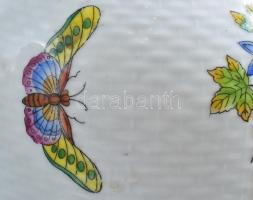 Herendi Viktória mintás váza pár. Kézzel festett, jelzett, minimális kopással. m: 25,5 cm