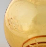 Borostyán sárga üveg kancsó. Kézi huta üveg. Metszett, csiszolt, hibátlan. m: 21 cm