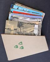 Kb. 100 db MODERN magyar város képeslap kis dobozban: Balaton / Cca. 100 modern Hungarian town-view postcards in a small box: Balaton