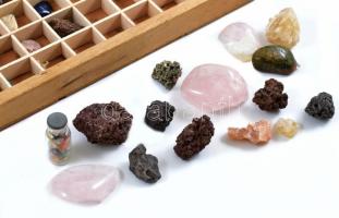 Ásványok gyűjteménye zárható fa dobozkában és zacskóban