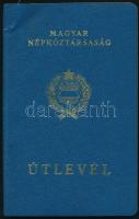 1966 Magyar Népköztársaság által kiállított fényképes kék útlevél, vízummal / Hungarian passport