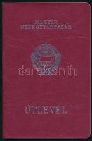 1981Magyar Népköztársaság által kiállított fényképes piros útlevél / Hungarian passport