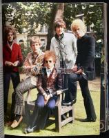 Barry Miles: Hippik. H.n., 2005, Jószöveg Műhely Kiadó. Fekete-fehér és színes fotókkal gazdagon ill...