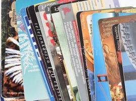 kb 50 darabos telefonkártya tétel, több papír tokkal