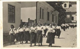 1943 Kárpátalja, Ruszin népviselet, folklór / Rusyn (Ruthenian) folklore, traditional costumes (EK)
