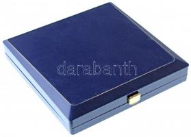 ~2010. "Pro Turismo" egyoldalas Br kitüntető plakett, eredeti tokban (97mm) T:1