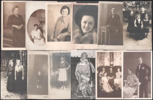 cca 1910-1940 Vegyes fotólap tétel, műtermi fotók, csoportképek, stb., 23 db, 9×14 cm