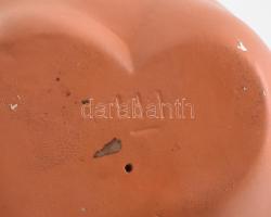 Ülő akt, festett kerámia, jelzés nélkül, formaszámmal, lepattanásokkal, 26x20 cm