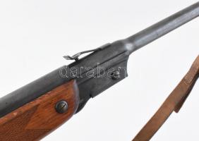 cca 1930 Haenel német (gyermek) légpuska, hozzá 2 doboz lőszer + tisztító, bőr szíjjal, működőképes,...