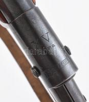 cca 1930 Haenel német (gyermek) légpuska, hozzá 2 doboz lőszer + tisztító, bőr szíjjal, működőképes,...